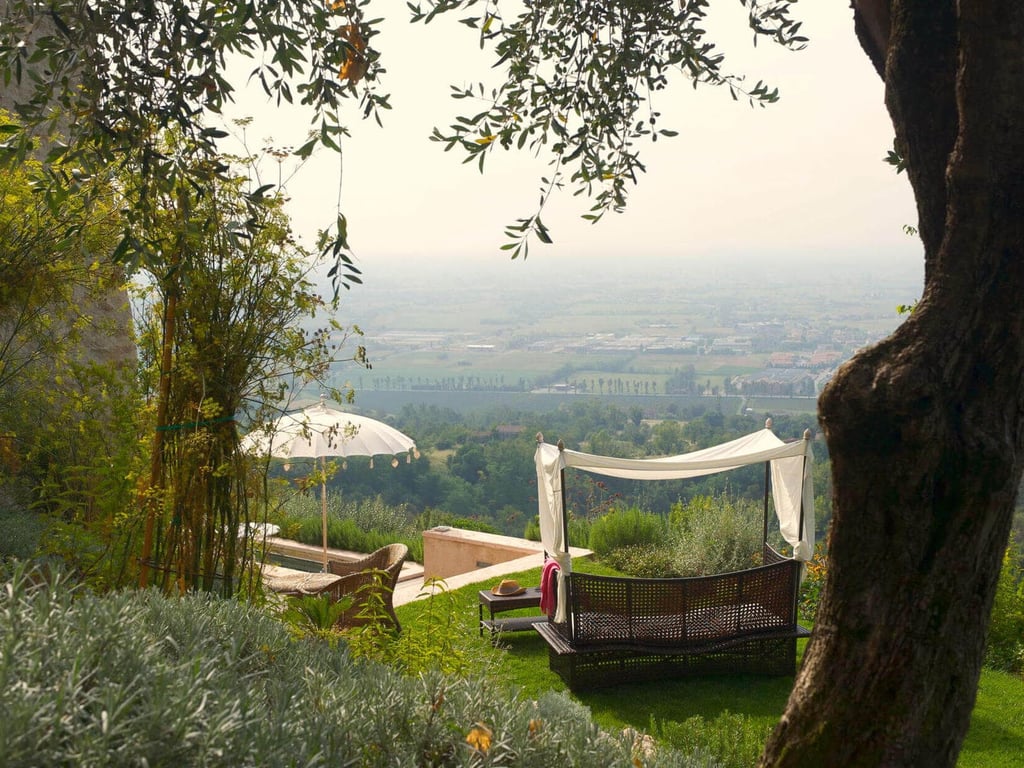 Rocca | An elegant villa for 6 close to a village