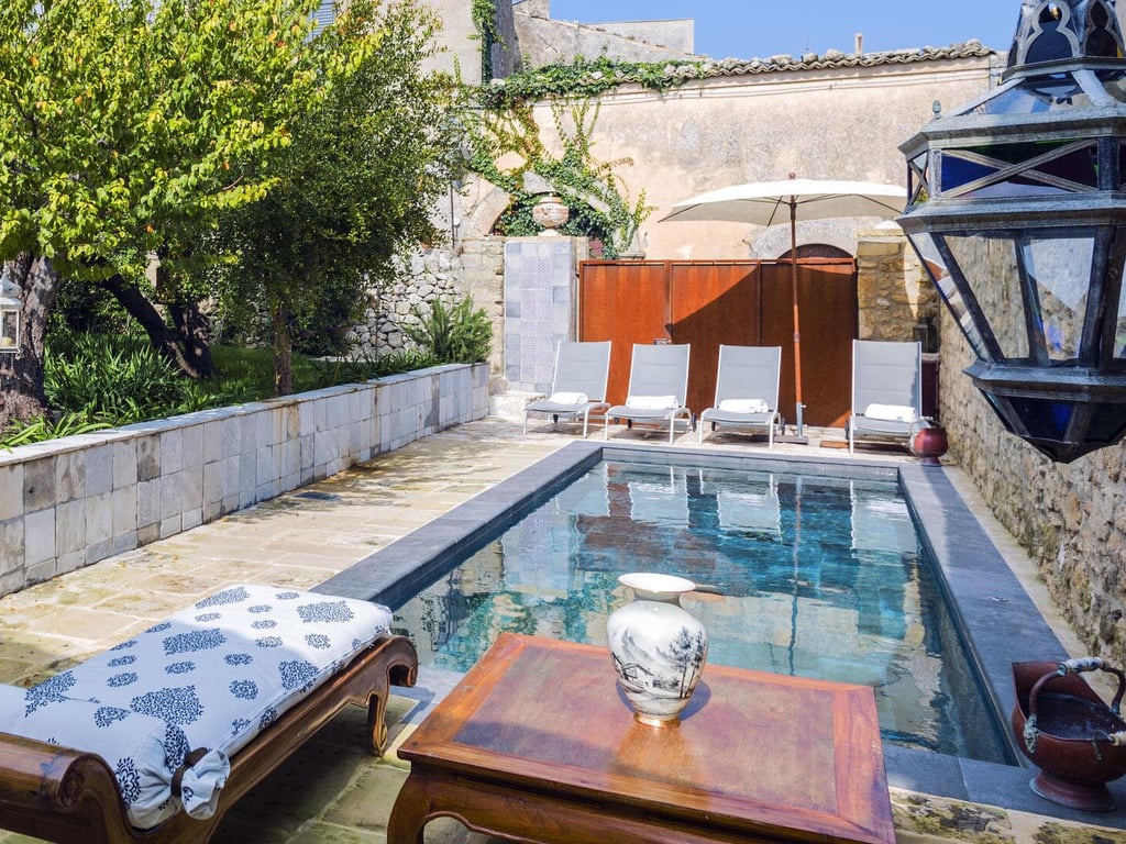 Dorica | Sicilian villa for 8 in a historical village