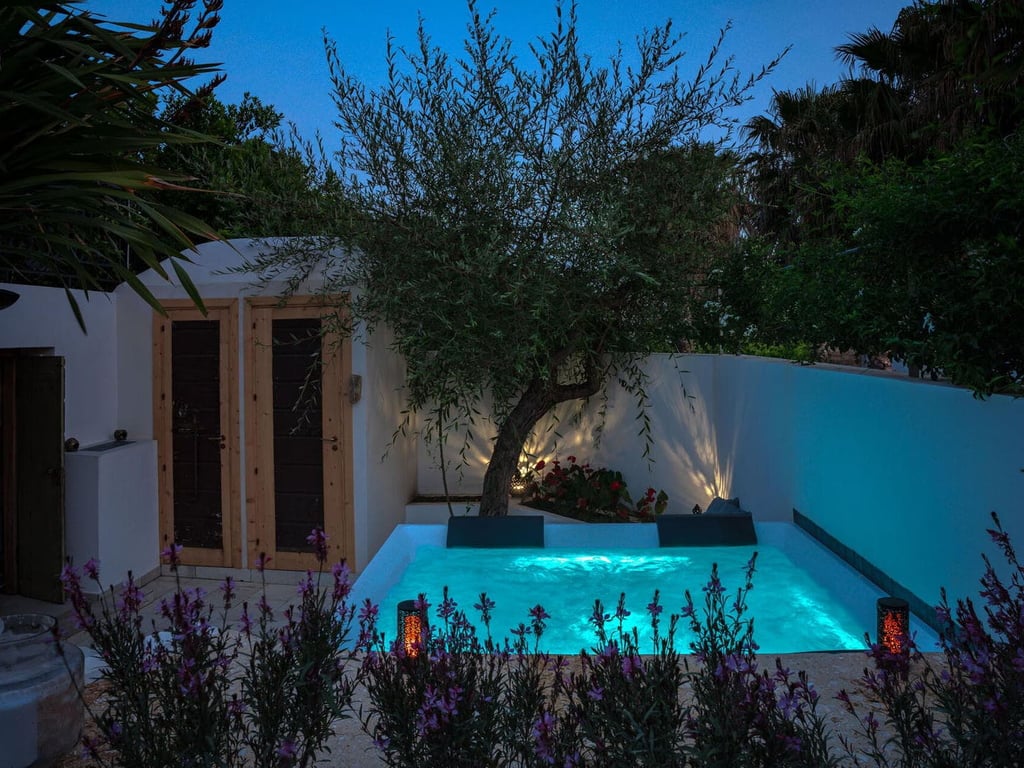 Tangi | Elegant Sicilian Villa and Pool