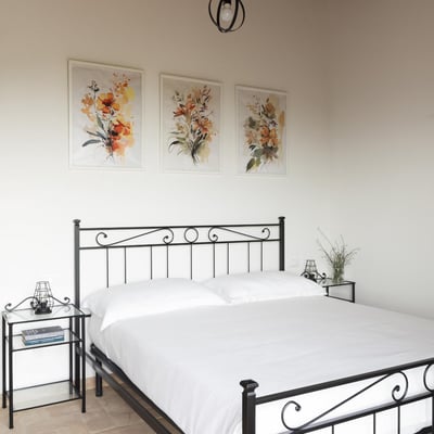 Casa Andrea | San Gimignano cottage for 4 with a hot tub