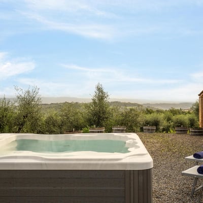 Casa Andrea | San Gimignano cottage for 4 with a hot tub