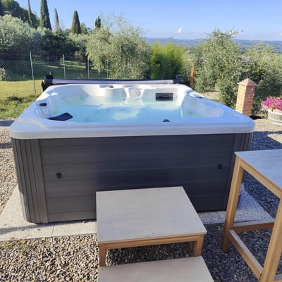 Casa Andrea | San Gimignano cottage for 4 with a hot tub