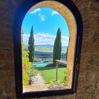 Casa del Pastore | UNESCO Val d'Orcia Villa with 16m Infinity Pool and Mt. Amiata Views