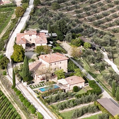Casa Livio | Apartment and Hot-Tub with private garden in Chianti