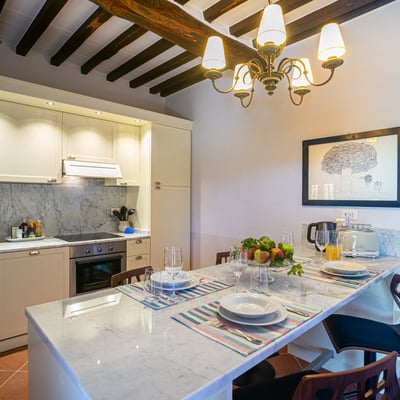 Casa Livio | Apartment and Hot-Tub with private garden in Chianti