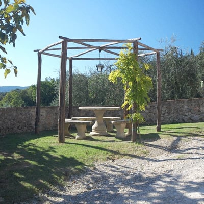 Damiano | Tuscan cottage with shaded patio and expansive views