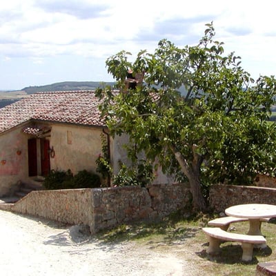 Damiano | Tuscan cottage with shaded patio and expansive views