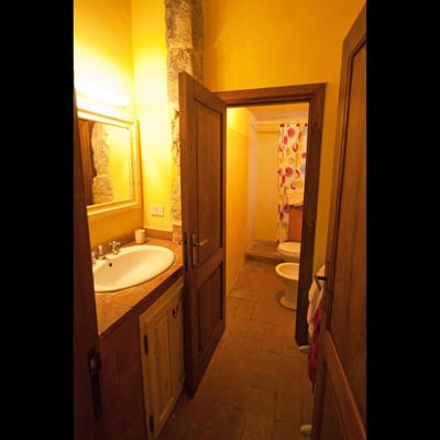 Shower in Limonaia