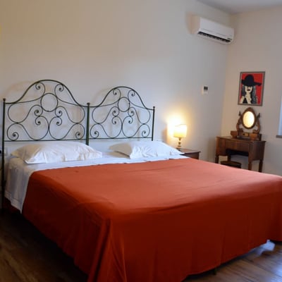 Fienile | Elegant Siena Villa for 10 with Fenced Saltwater Pool and Spa