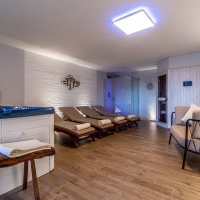 Fienile | Elegant Siena Villa for 10 with Fenced Saltwater Pool and Spa
