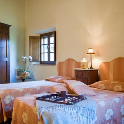 Pipistrelli | Luxury villa and pool in private woods near Siena