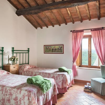Ropoli Sopra | A Tuscan farmhouse with loggia close to Siena
