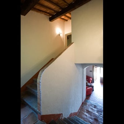 Ropoli Sotto | A Tuscan farmhouse set in an olive grove