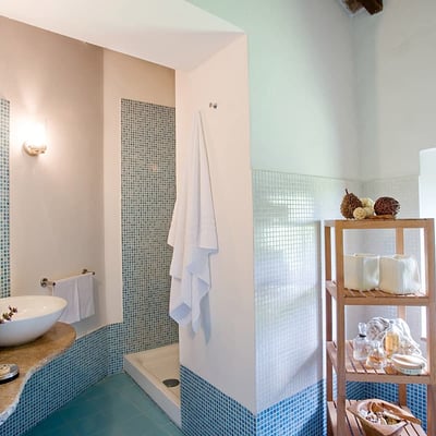 Ropoli Sotto | A Tuscan farmhouse set in an olive grove
