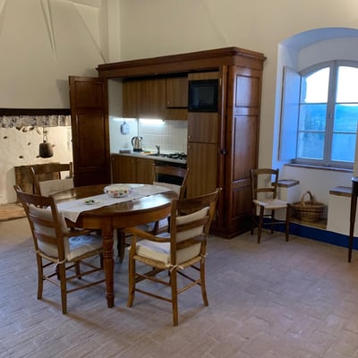 Stigliano: Tower Three | Apartment in a medieval Sienese tower