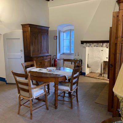 Stigliano: Tower Three | Apartment in a medieval Sienese tower