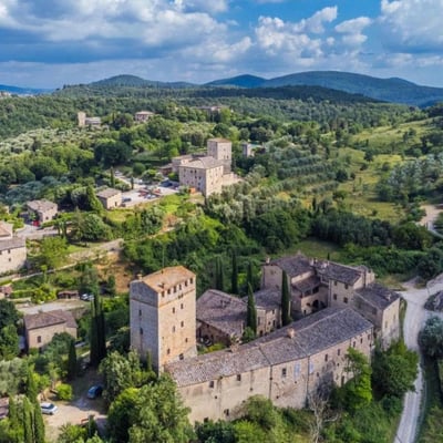 Stigliano: Tower Three | Apartment in a medieval Sienese tower