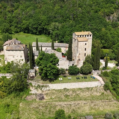 Stigliano: Tower Three | Apartment in a medieval Sienese tower