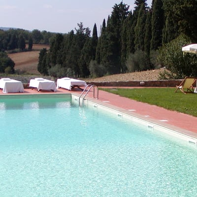 Trebbiano | Cottage for two with shared pool near Siena