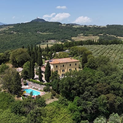 Villa Bianca | Elegant villa for 26 in the Val d'Orcia