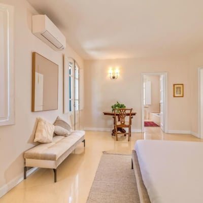 Villa Castelmuzio | Village Villa for 18 near Pienza with pool and AC.