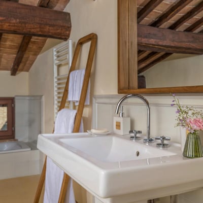 Villa Castelmuzio | Village Villa for 18 near Pienza with pool and AC.