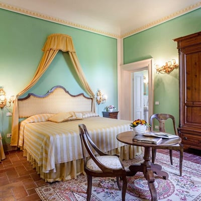 Antica | A 17th century villa for 12 close to Lucca