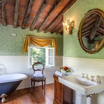 Antica | A 17th century villa for 12 close to Lucca