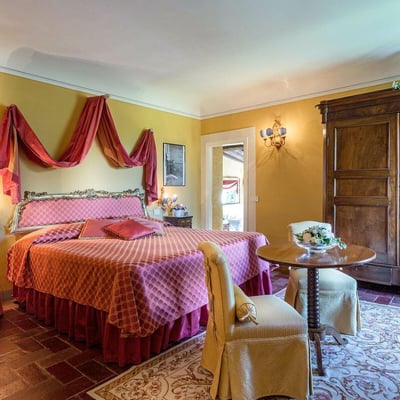Antica | A 17th century villa for 12 close to Lucca