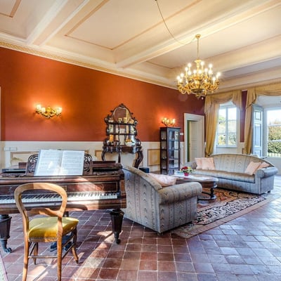 Antica | A 17th century villa for 12 close to Lucca
