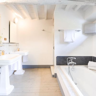 Orologio | Tuscan villa near Lucca and the Italian Riviera