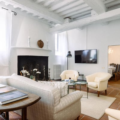 Orologio | Tuscan villa near Lucca and the Italian Riviera