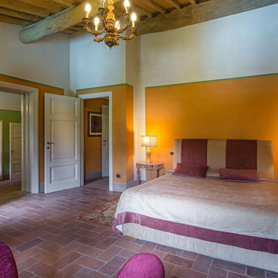 Salviati | A luxury villa with a private lake close to Lucca