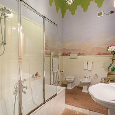 Salviati | A luxury villa with a private lake close to Lucca