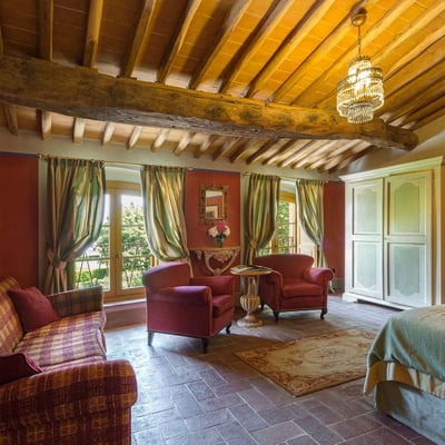 Salviati | A luxury villa with a private lake close to Lucca