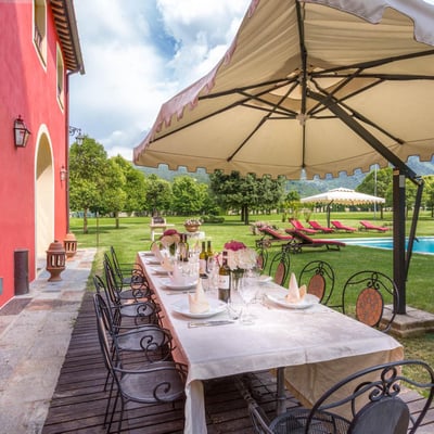 Salviati | A luxury villa with a private lake close to Lucca