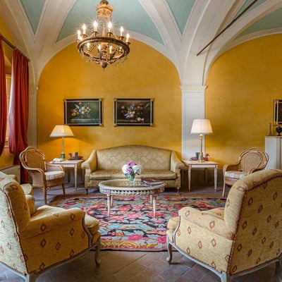 Salviati | A luxury villa with a private lake close to Lucca