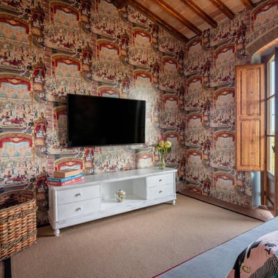 Bonazza | Chianti Villa for 20 with 650m² Wellness Center and Vineyard Views
