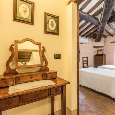 Francesca | Luxury Tuscan villa with pool & hot-tub