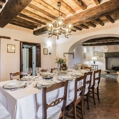 Francesca | Luxury Tuscan villa with pool & hot-tub