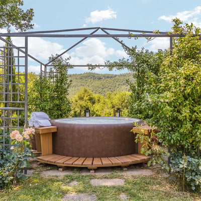 Francesca | Luxury Tuscan villa with pool & hot-tub