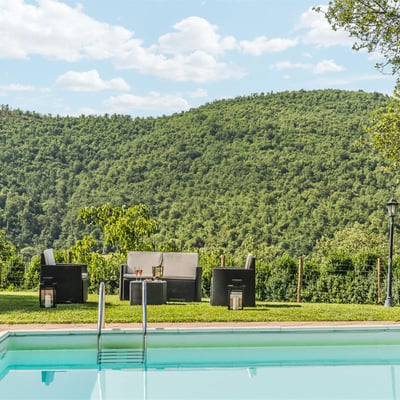 Francesca | Luxury Tuscan villa with pool & hot-tub