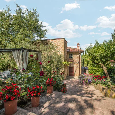 Francesca | Luxury Tuscan villa with pool & hot-tub