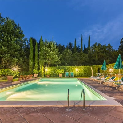 Francesca | Luxury Tuscan villa with pool & hot-tub