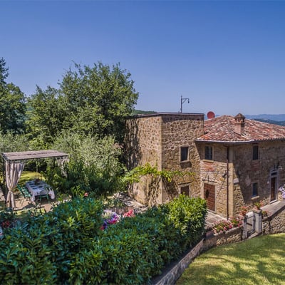 Francesca | Luxury Tuscan villa with pool & hot-tub