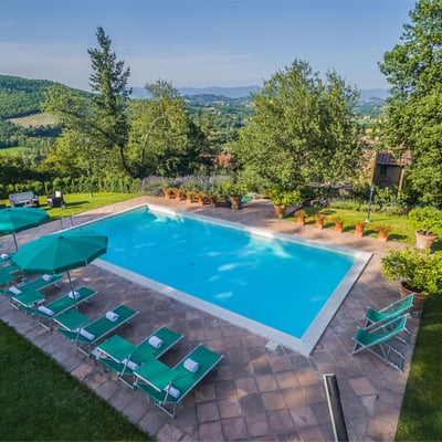 Francesca | Luxury Tuscan villa with pool & hot-tub