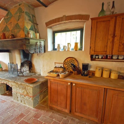 Guardiano: Historic Val di Chiana villa for 5 with pool