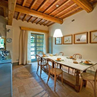 Lunetta | Luxury villa and shared pool in Tuscan hamlet
