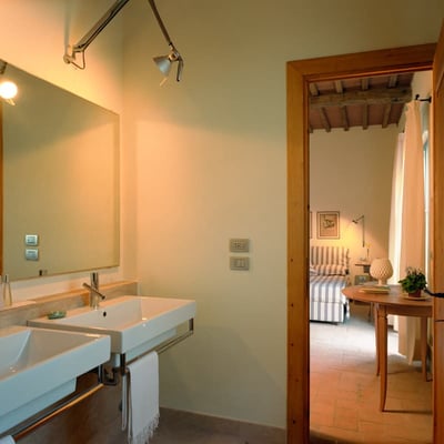 Portico: Villa for 8 with Pool and A/C in Tuscany