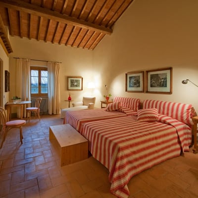 Portico: Villa for 8 with Pool and A/C in Tuscany